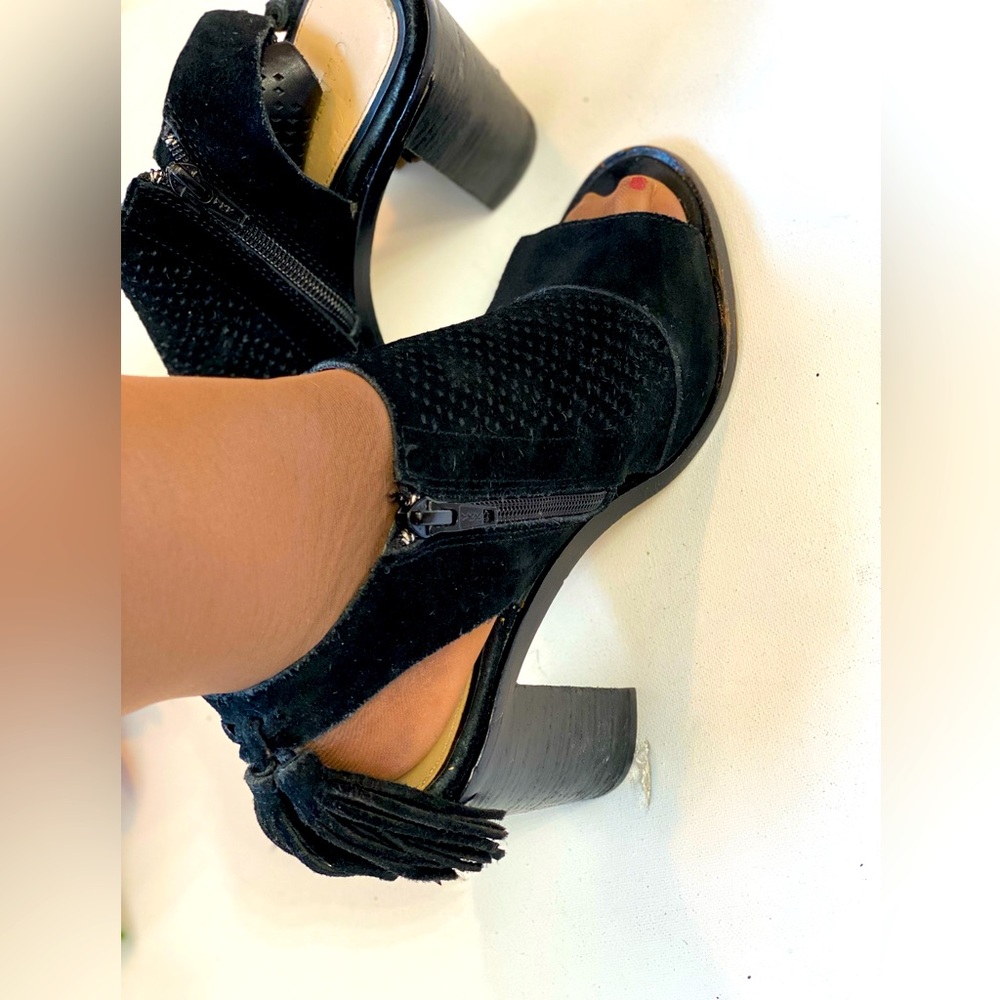GIANNI BINI….Brand women black leather shoes size 8, unique rare design. Classy!